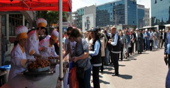 İzmir'de Mutlaka Yenmesi Gereken Yiyecekler Nelerdir?