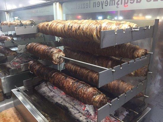 İzmir'de Mutlaka Yenmesi Gereken Yiyecekler Nelerdir?