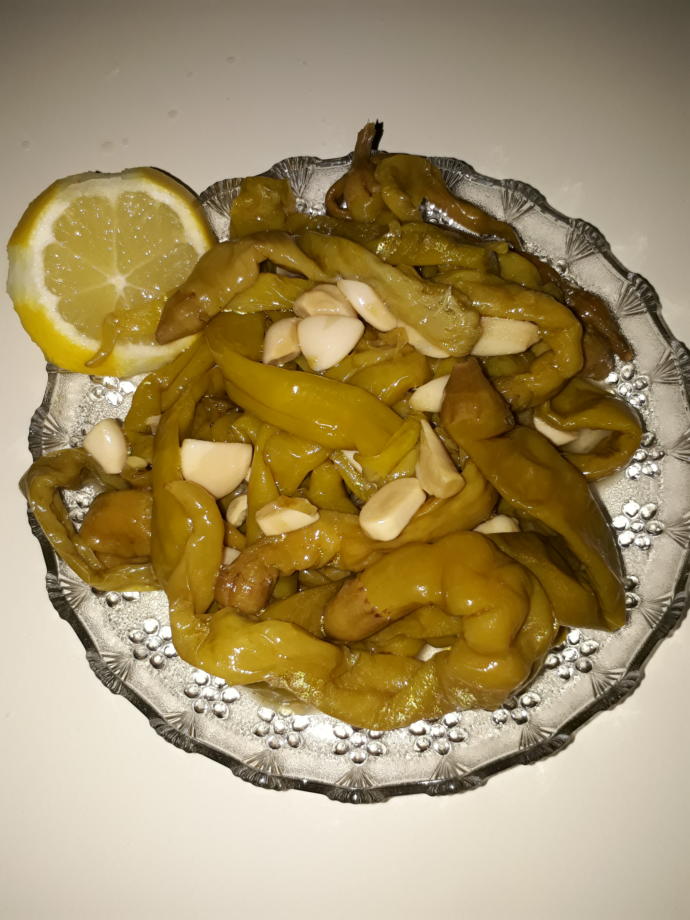 Acı Turşu Severler Koşun! Hiç Beklenmeden Yenen Acı Biber Turşusu Nasıl Yapılır?