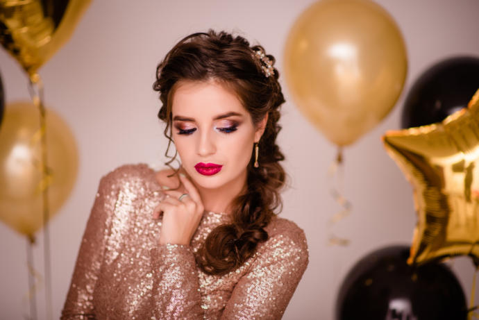 Yılbaşı Gecesinin En Havalı Kızı Olmanı Sağlayacak 8 Süper Saç Modeli