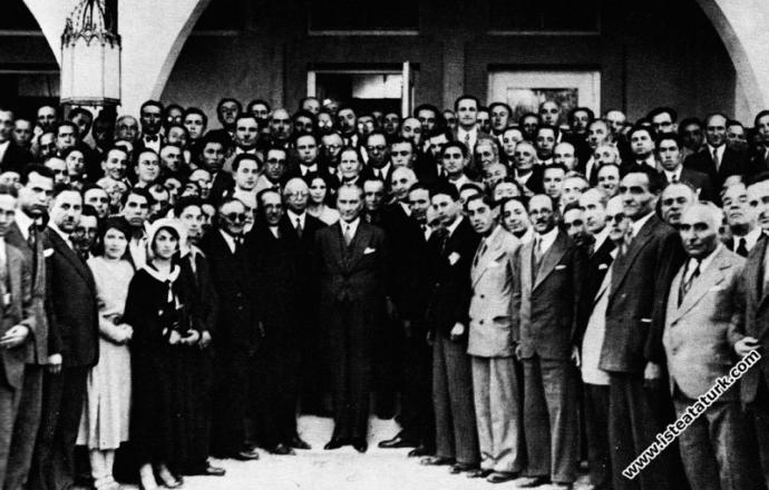 Mustafa Kemâl Atatürk ve Örnek Kişiliği