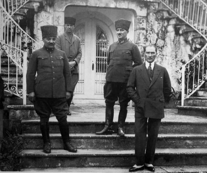 Mustafa Kemâl Atatürk ve Örnek Kişiliği