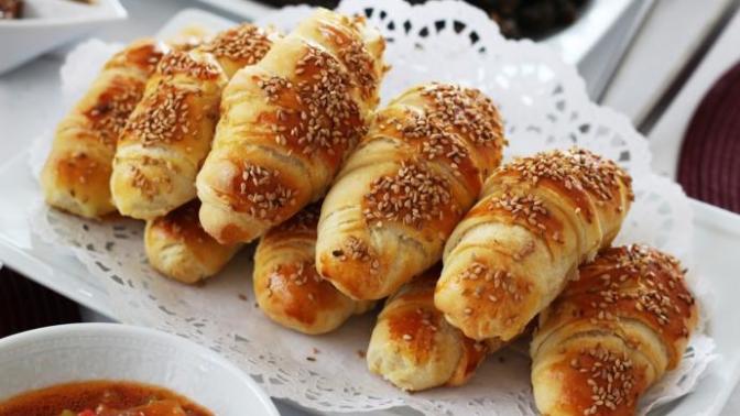 Sucuklu Katmer Poğaça Nasıl Yapılır?