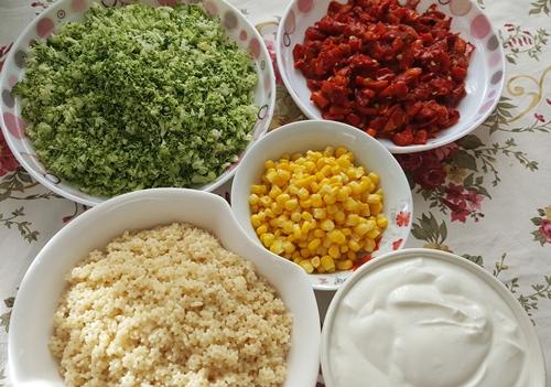 Brokoli Sevdiren Yıldız Salata Nasıl Yapılır?
