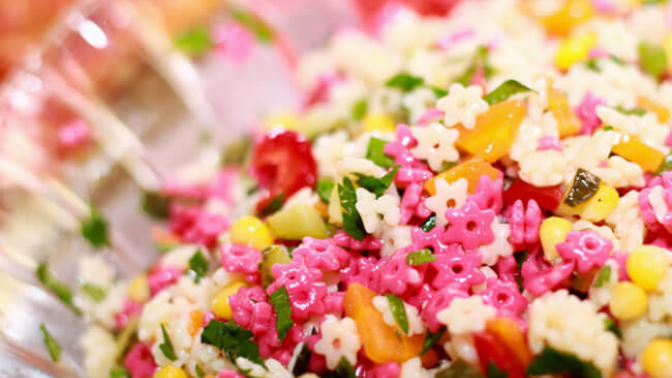 Brokoli Sevdiren Yıldız Salata Nasıl Yapılır?