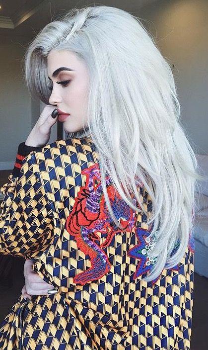 Önümüzdeki Yıl Çok Moda Olacak Beyaz Saç Trendi