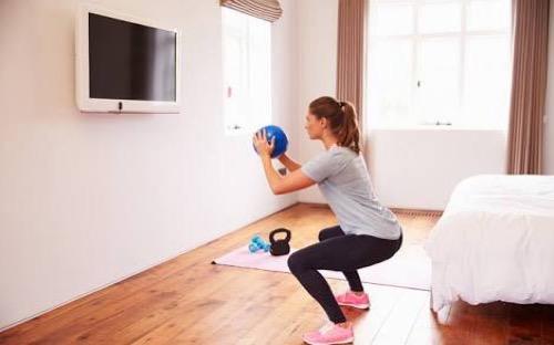 Artık Bikini Diyetine Son: Kışın Evde Yapabileceğiniz Sporlar Nelerdir?