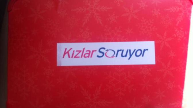 KizlarSoruyor Fenomenlerini Unutmadı ve Yeni Yıl Sürprizleri ile Yüzleri Güldürdü!