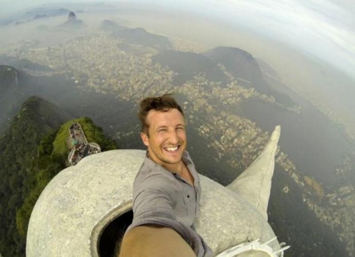 Sosyal Medyanın Vazgeçilmezi Selfie ve İlginç Fotoğraflar