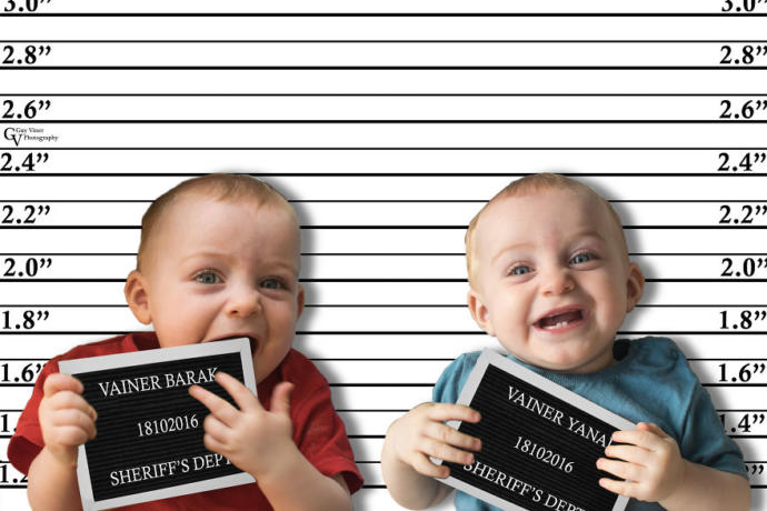 İkizleriyle Yaşadığı Maceraları Eğlenceli Karelere Taşıyan Baba
