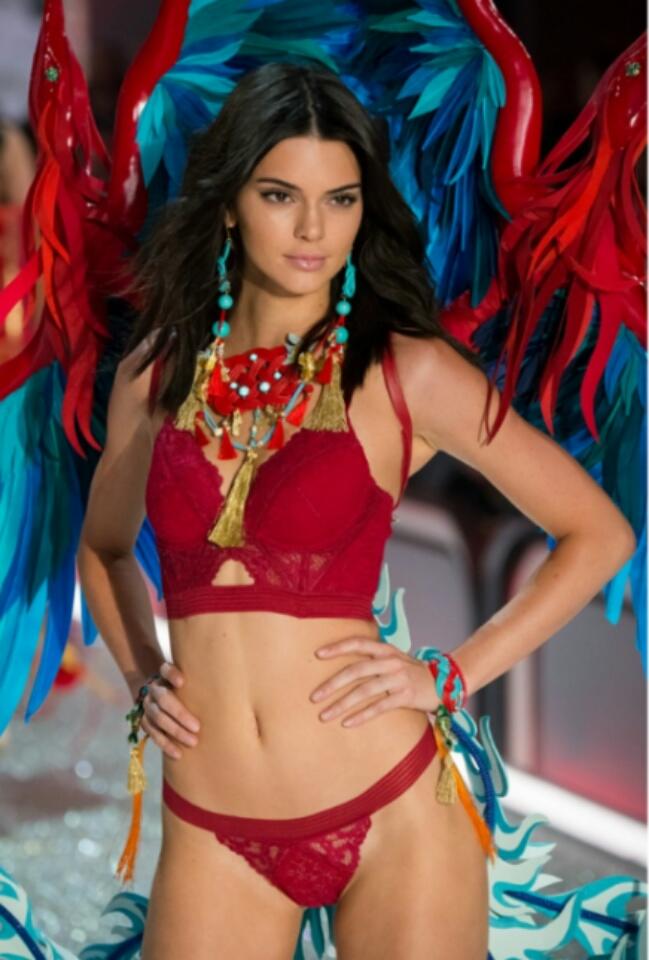 Tüm Dünyayı Kendilerine Hayran Bırakan Victoria's Secret Meleklerinin Güzellik Sırları Neler?
