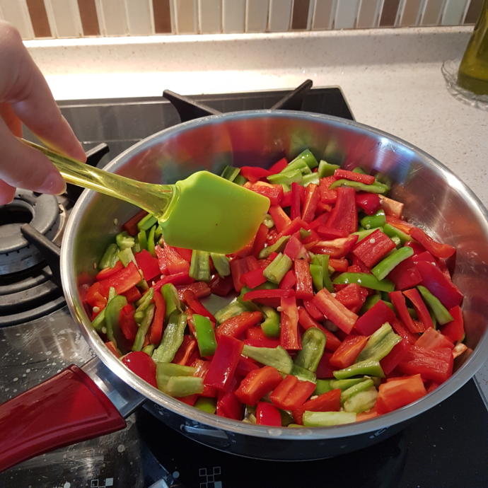 Sağlıklı ve Doyurucu Bir Salata Nasıl Yapılır?