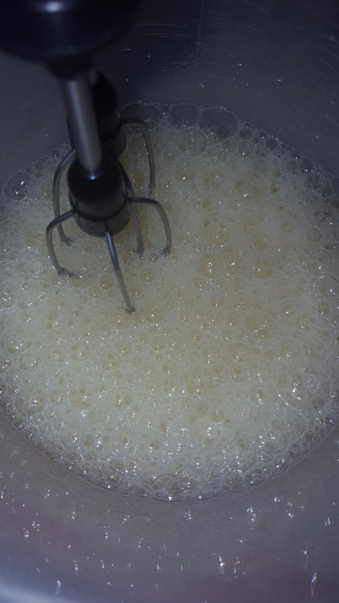 Sevginin Kapılarını Aralayan Cevizli Yaş Pasta Nasıl Yapılır?