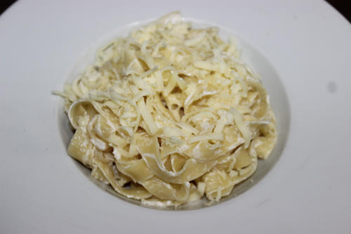 Lezzetli ve Pratik Kremalı Fettucini Makarna Nasıl Yapılır?