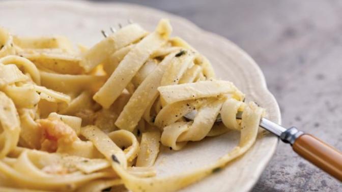 Lezzetli ve Pratik Kremalı Fettucini Makarna Nasıl Yapılır?