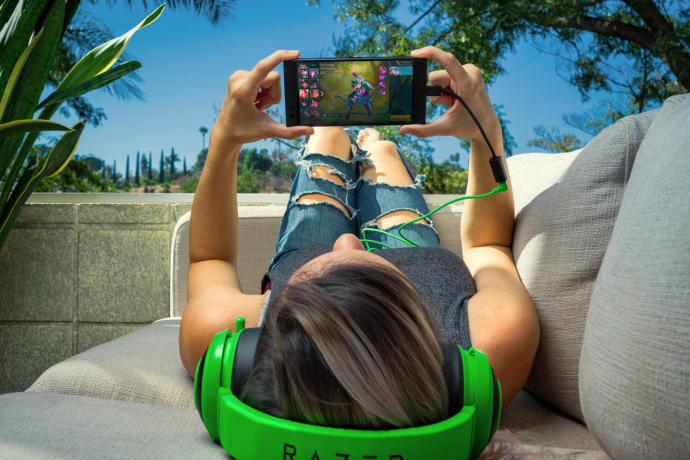 Oyuncuların Hayali Olan Oyun Telefonu: Razer Phone