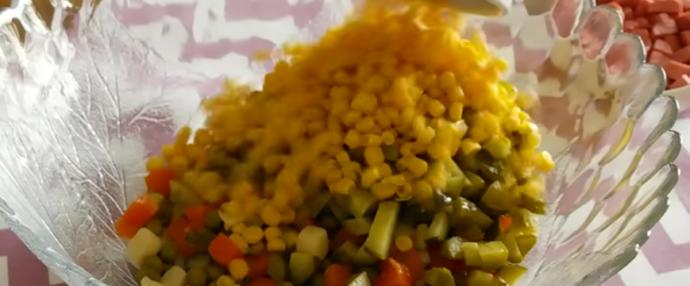 Tok Olanı Bile Acıktıran Lezzet: Makarna Salatası Nasıl Yapılır?