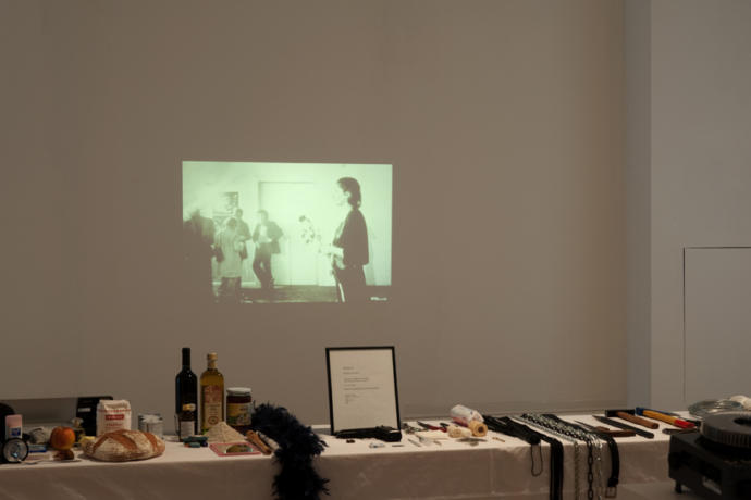 Marina Abramovic'in Rhythm 0 Performans Deneyi Nedir?