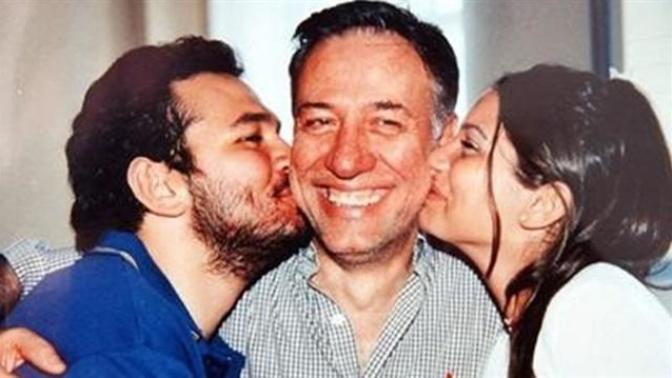 Filmleriyle Gönlümüzde Taht Kurmuş Usta Oyuncu "Kemal Sunal" Anısına!
