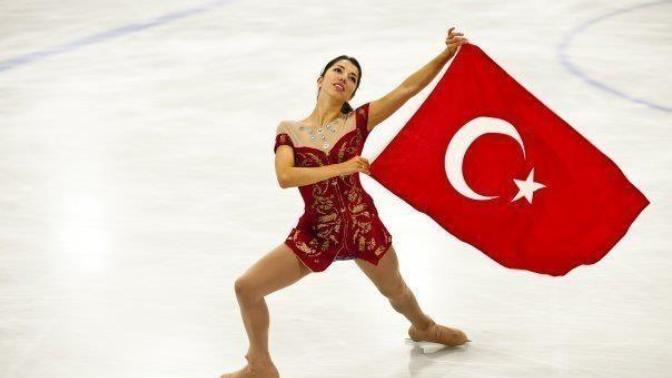 Sporda Başarıları ile Bizi Gururlandıran Kadın Sporcularımız!
