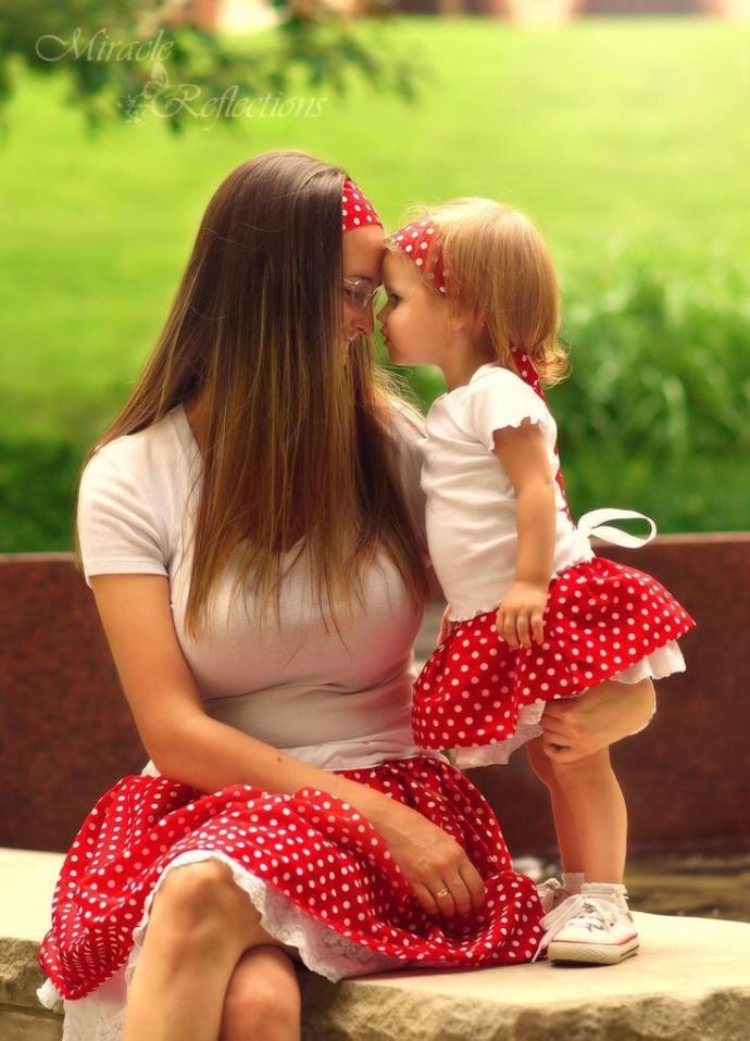 Kendine Hayran Bıraktırıp İçimizde Adeta Kıskançlık Uyandıran Anne Kız Kombinleri