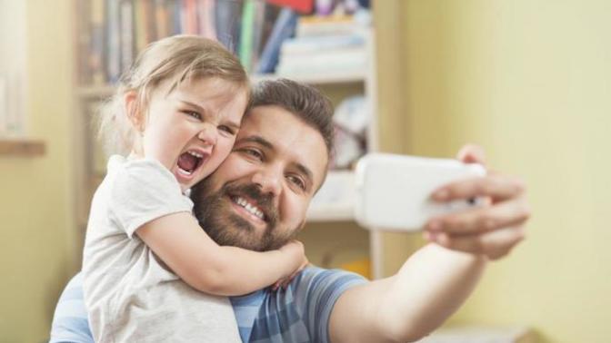 Babasız Büyüyen Kızların Yaşadıkları Zorluklar Nelerdir ve Ruh Halleri Nasıl Olur?