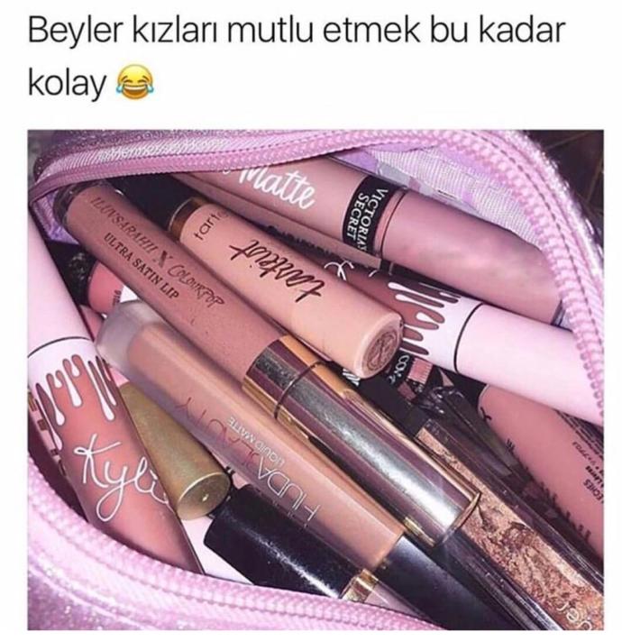 Kadınların Makyaj Takıntısına Neden Şaşırmamanız Gerekiyor?