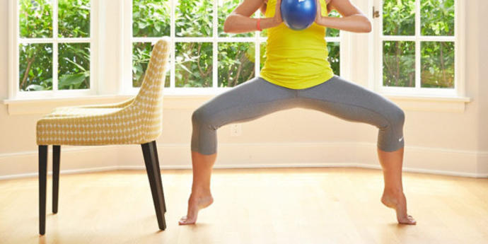 Mükemmel Bacaklara Sahip Olmanız İçin Eğlenceli ve Farklı Bir Egzersiz: Barre - Workout!