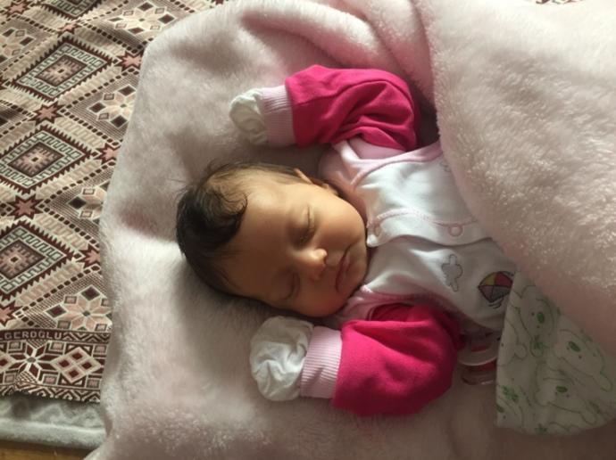 Bebek Kundaklamak Nasıl Yapılır ve Nelere Dikkat Edilir?