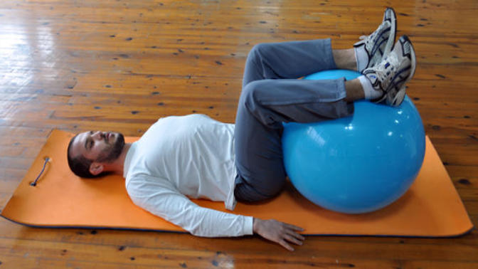Pilates Topu ile Tüm Vücudu Çalıştıran Egzersizler!