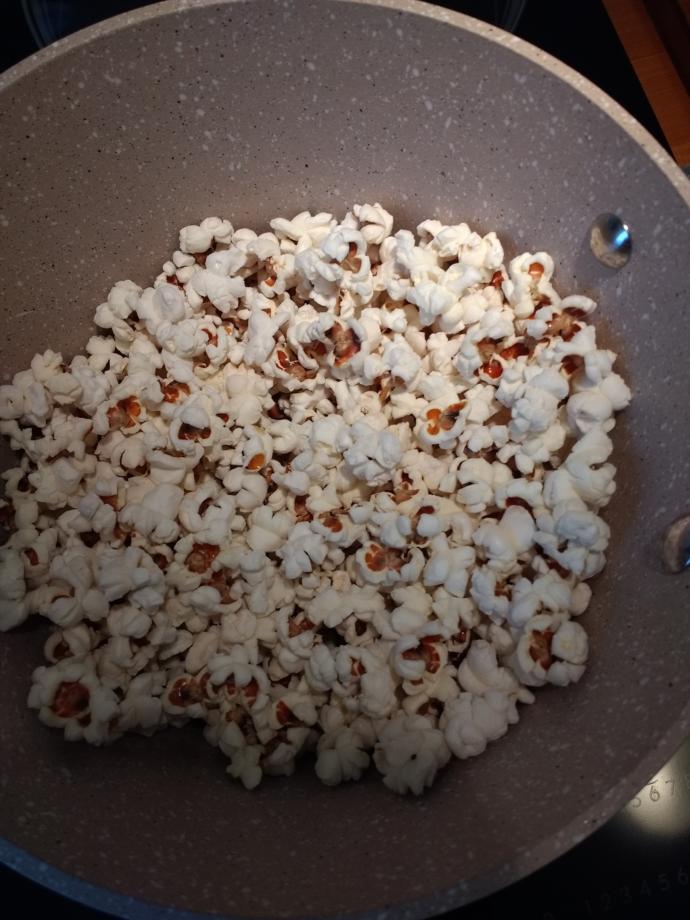 Çatur Çutur Yemelik Karamelli Popcorn Nasıl Yapılır?