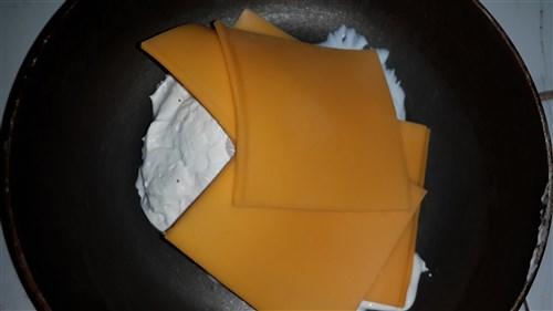 Kendini Şımart! Krema Soslu Antrikotlu Sandviç Nasıl Yapılır?