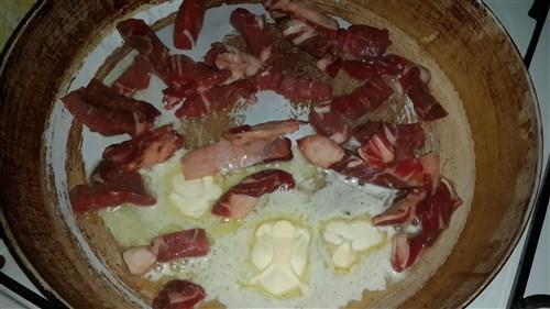 Kendini Şımart! Krema Soslu Antrikotlu Sandviç Nasıl Yapılır?