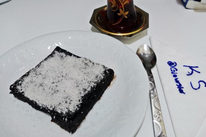 Tadını Damağınızda Bırakacak Browni Kıvamında Islak Kek Nasıl Yapılır