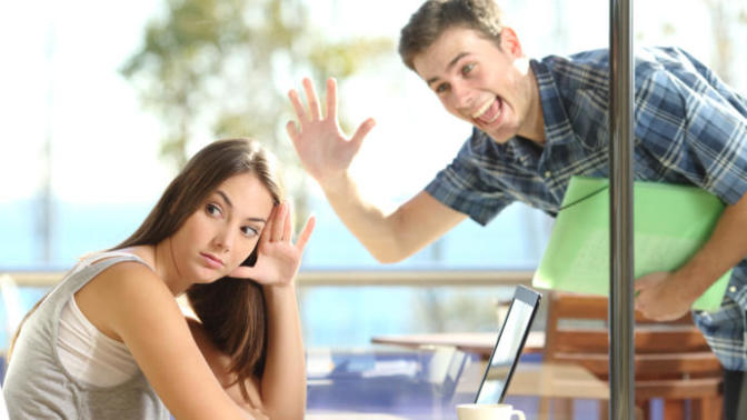 Hangi Tip İnsanlar Hayatta Mutlu Olmamıza Engeldir?