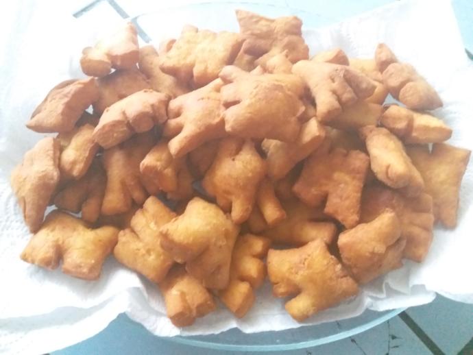 Hamur İşi Severlerin Bayılarak Yiyeceği Çok Pratik Bir Lezzet "Keçi Bacağı"