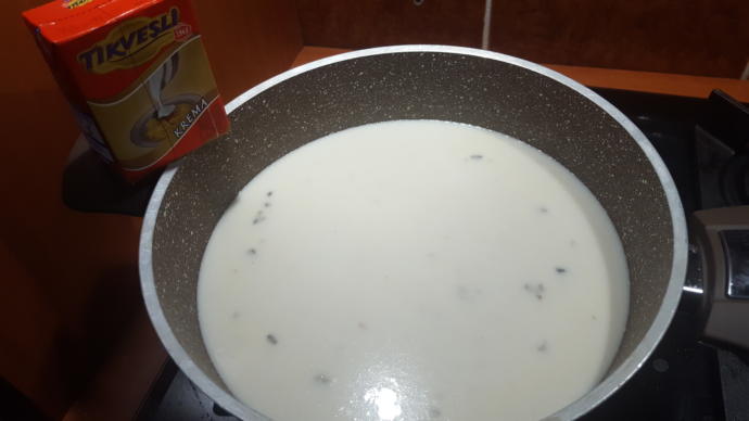 Soğuk Kış Günlerinde İçimizi Isıtacak Bir Lezzet: Kremalı Mantar Çorbası