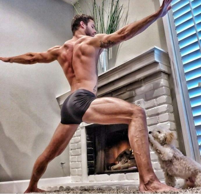 Yoga Yapan Erkek Neden Daha Çekicidir?