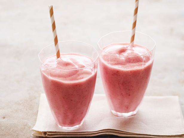 Spor Yapanlar İçin Kasları Besleyen ve Yağ Yaktıran Smoothie Tarifleri!
