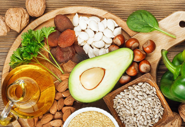 Saçlarınızı Daha Çabuk Uzatmak İçin Hangi Vitaminler ve Mineraller Kullanılmalı?