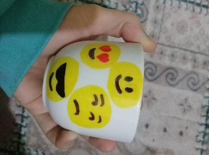 Sıkıcı Porselenlerinizi Emojilerle Renklendirmek İster misiniz?