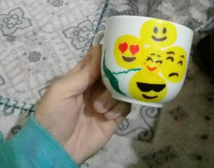 Sıkıcı Porselenlerinizi Emojilerle Renklendirmek İster misiniz?