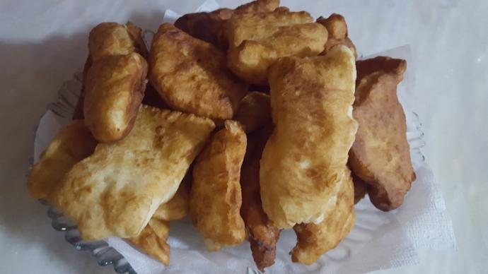 Adı Her Yerde Ayrı, Tadı Aynı: Mis Kokulu Hamur Kızartması Nasıl Yapılır?