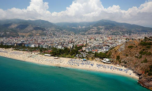 Alanya'da Tatil Yapmak İsteyenlerin Gezip Görmesi Gereken Yerler Nerelerdir?