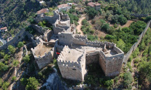 Alanya'da Tatil Yapmak İsteyenlerin Gezip Görmesi Gereken Yerler Nerelerdir?