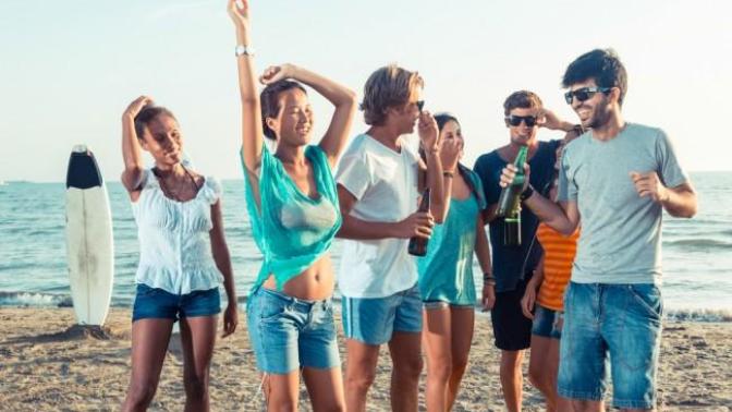 Arkadaşlarla Çıkılan Tatil Neden Sevgiliyle Çıkılan Tatilden Daha Zevkli?