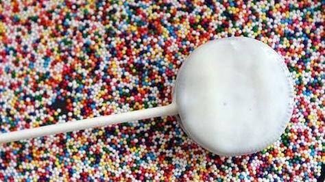 Çocukların Bayıldığı Pratik Tatlı Oreo Pops Nasıl Yapılır?