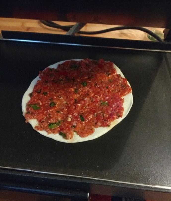 İsmi Bile Ağız Sulandıran Ev Yapımı Lahmacun!