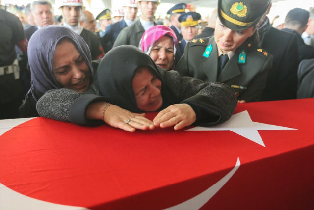 Sadece 8 Mart'ta Değere Binen Kadın, Gerçekte Kimdir?