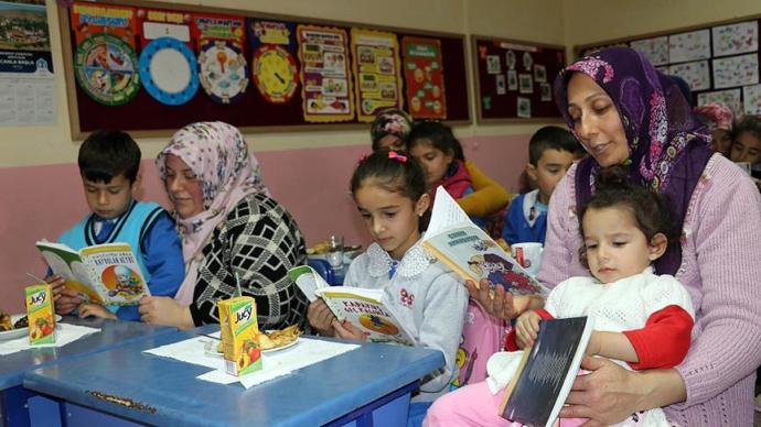 Köylü Kadınların Kitap Okuma Etkinliği “Köyüm Okuyor Projesi”